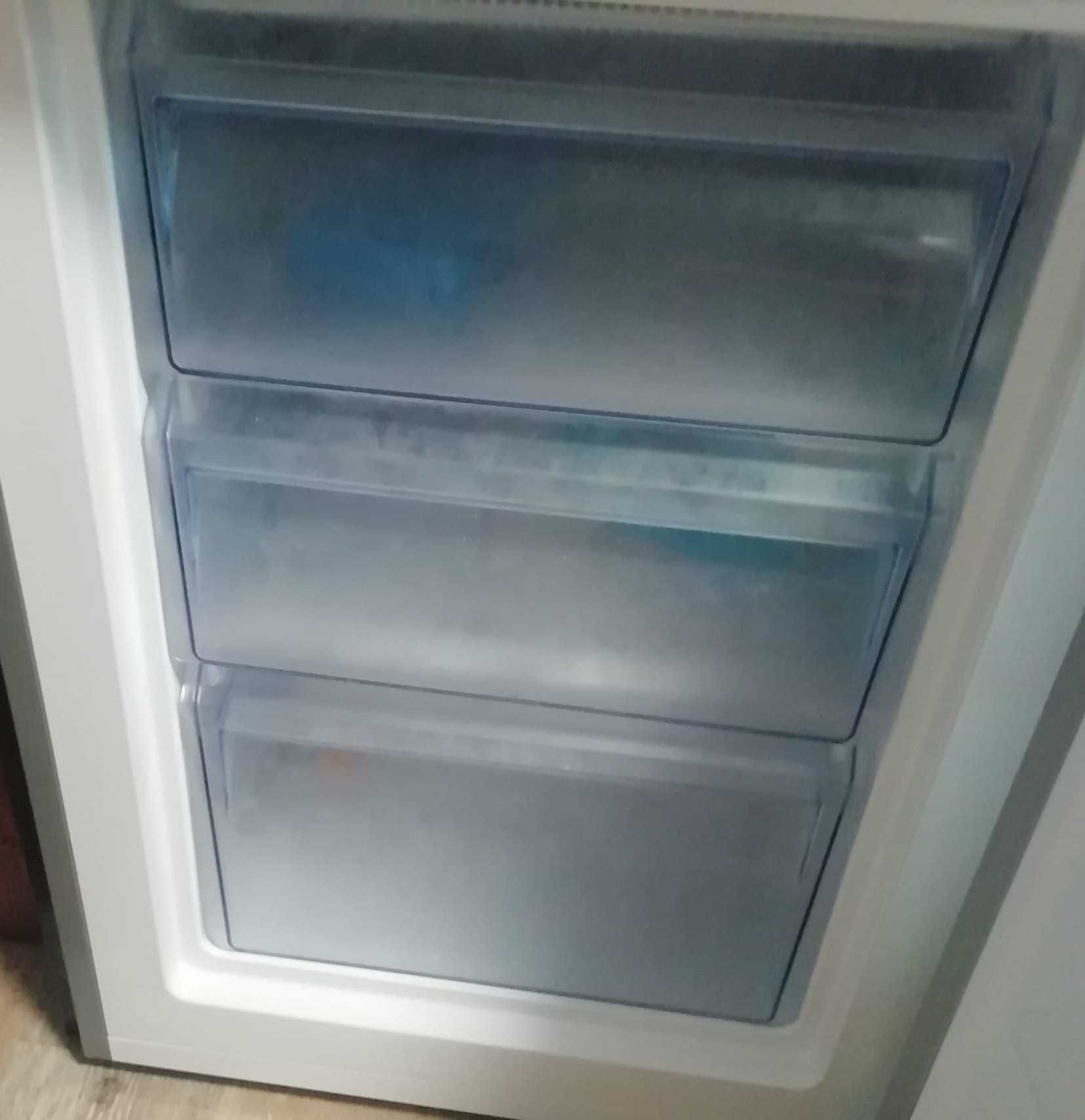 Frigorífico Combinado Jocel 267L - Inox + Dispensador Água (garantia)