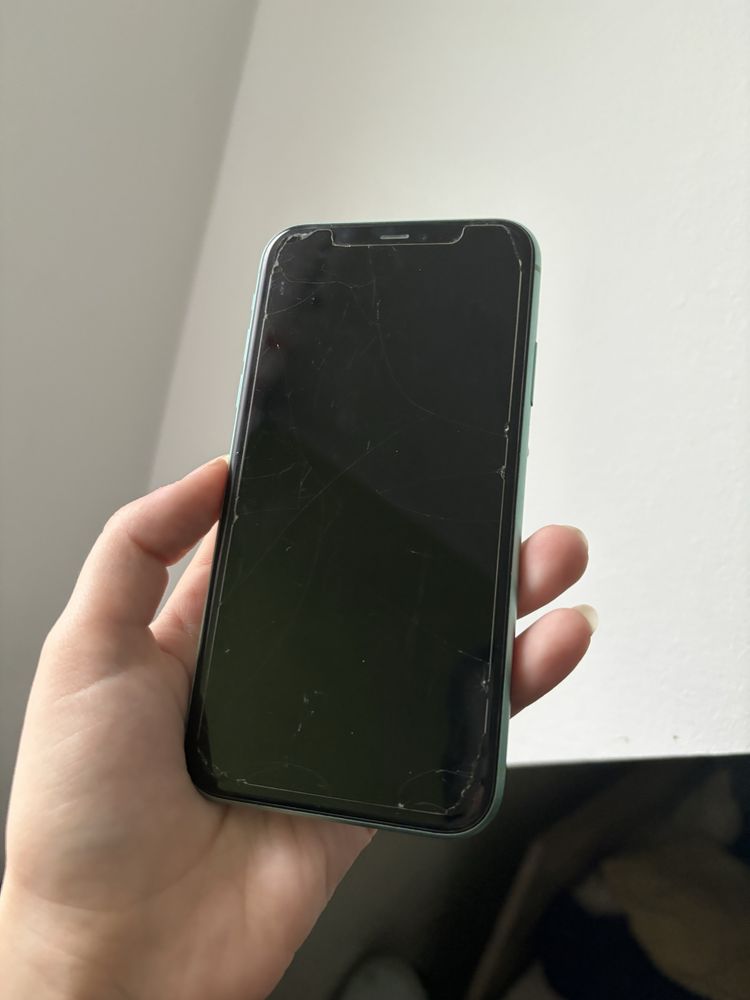 Iphone 11 + etui