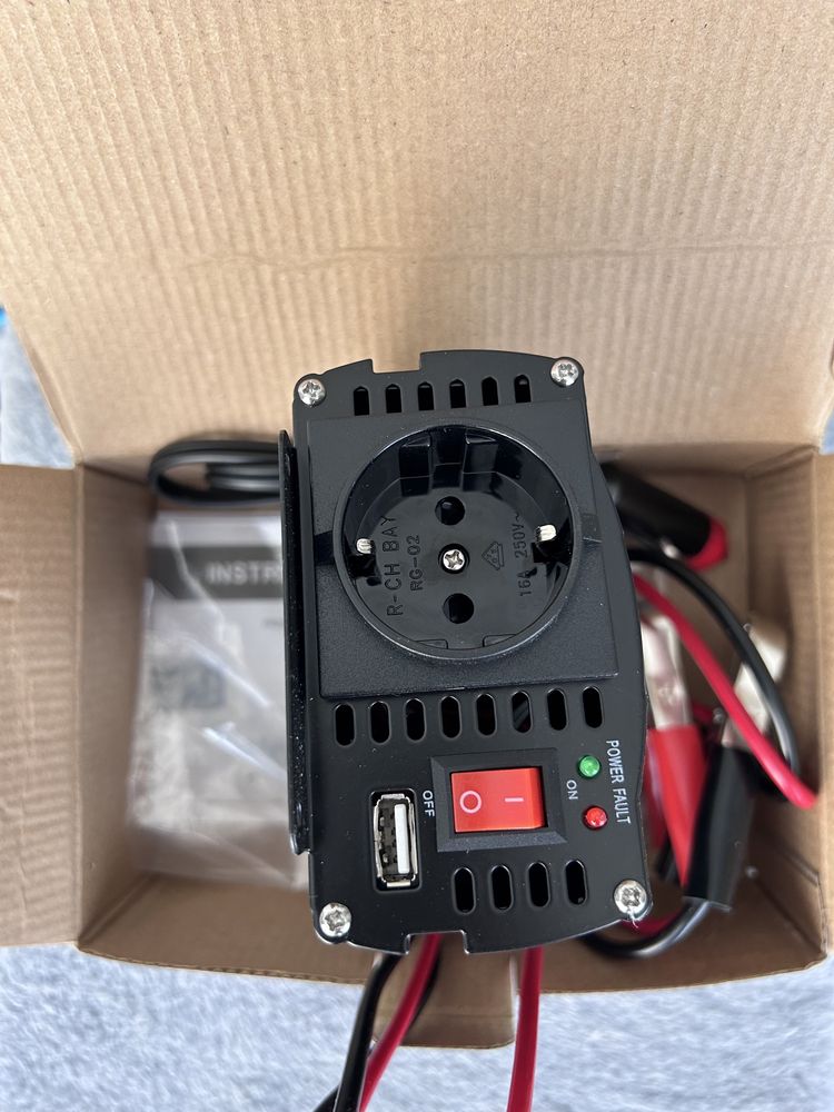 Інвертор 12V-220V 500W Volt polska IPS500