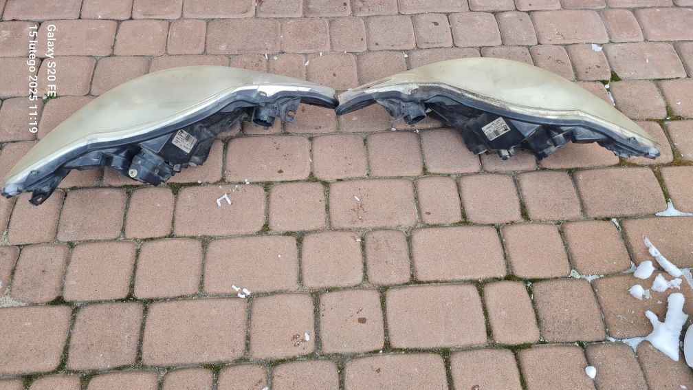 Lampy prawa lewa peugeot  107  uszkodzone