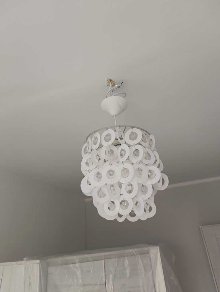 Żyrandol, lampa sufitowa biała