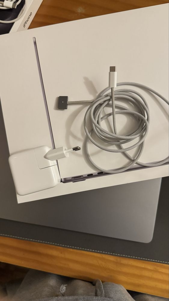 Macbook air 256g