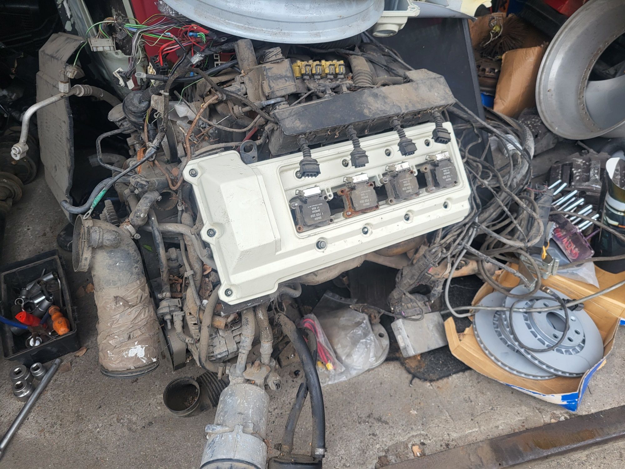 Silnik M60B30 V8 BMW E38