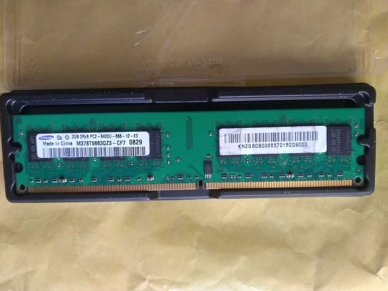 Оперативна пам'ять Samsung DDR2, (2 GB)