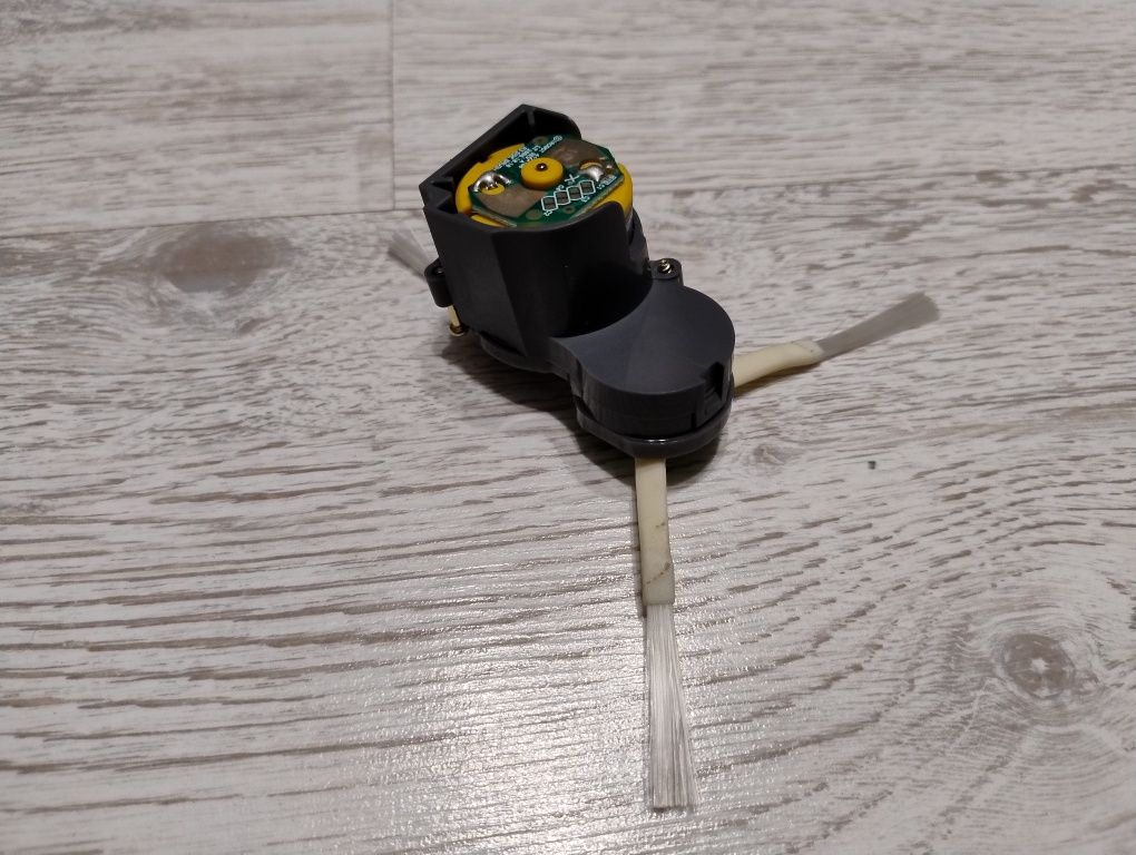Moduł szczotki bocznej Irobot Roomba e5 ze szczotką