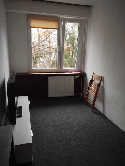 Ursus Niedzwiadek obok SKM pokoj WARTO