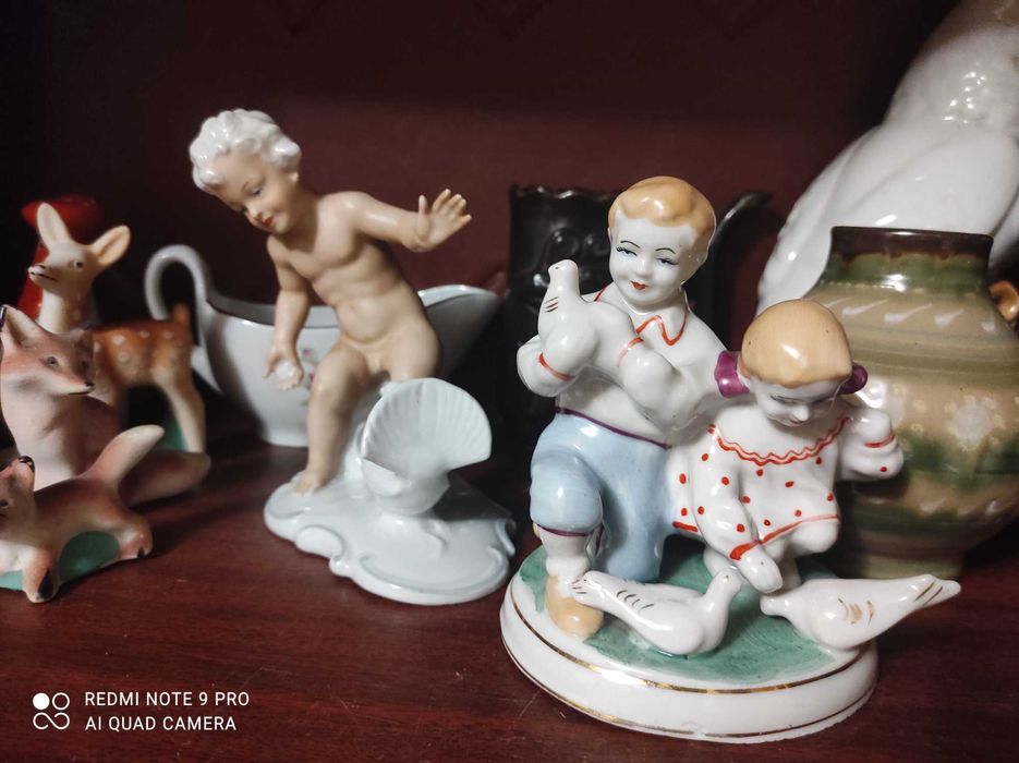 Статуэтки ссср Дети кормят голубей , Путти и др.