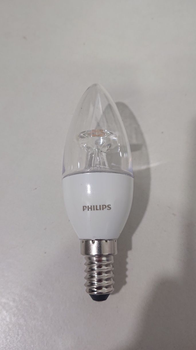 Светодиодная лампа Philips LED candle