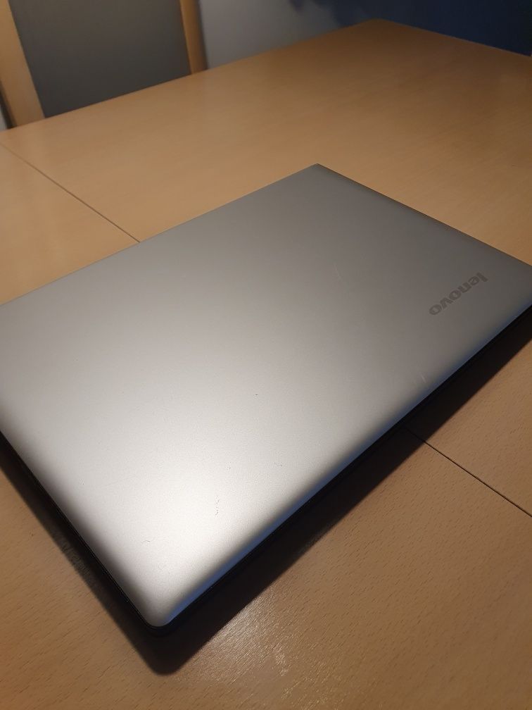 Laptop LENOVO ideapad 300-15isk | i3, SSD, 4GB ram