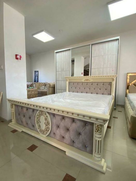 Ліжко з дерева/ ліжко в стилі бароко/ вишукане ліжко/ ліжко для спальн