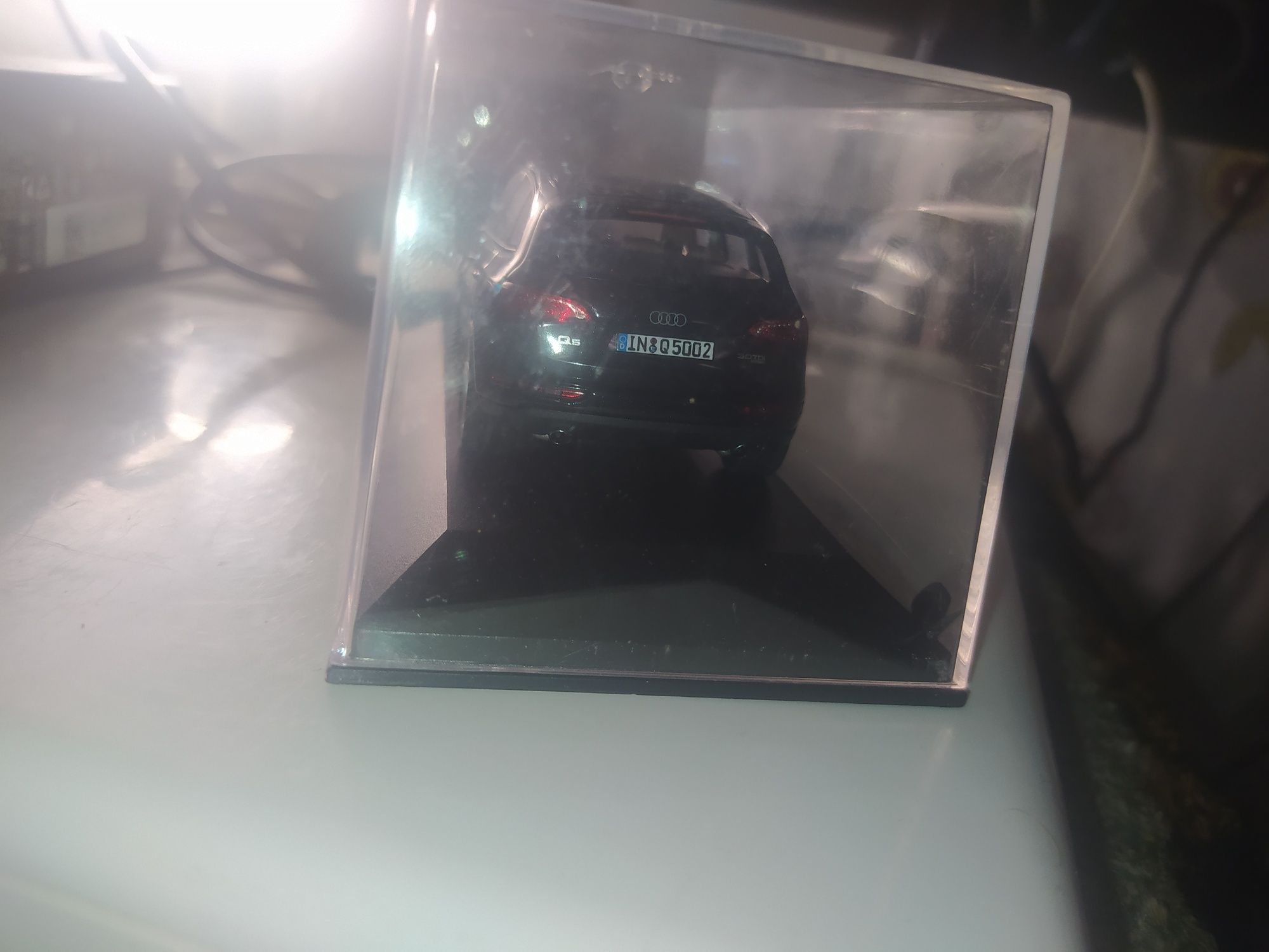Carro de coleção Audi Q5 em perfeitas condições barato