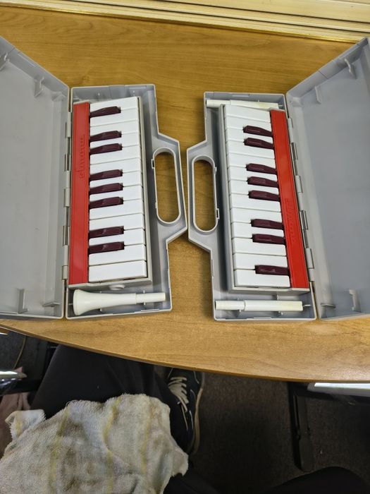 Melodika Simona – 2 sztuki w zestawie, instrument klawiszowy w walizce