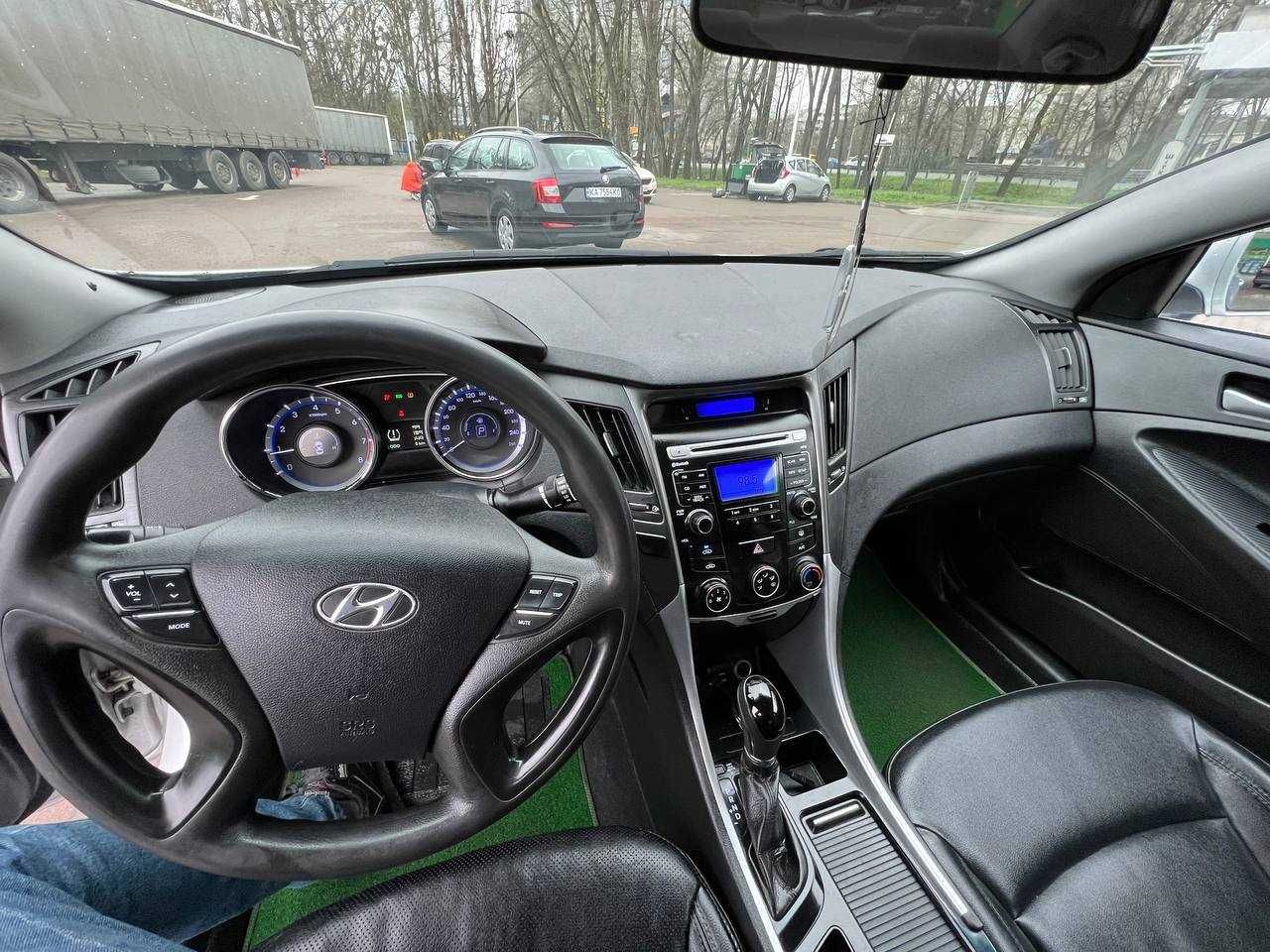 Аренда авто ДОЛГОСРОЧНО Hyundai Sonata 3800грн 2013-14г под ВЫКУП