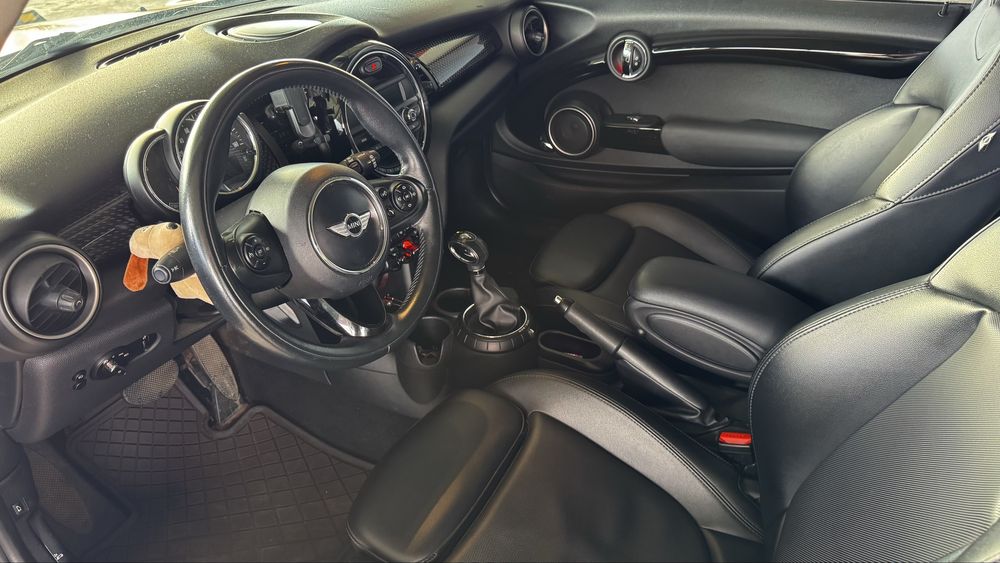 Автомобіль mini cooper s 2014