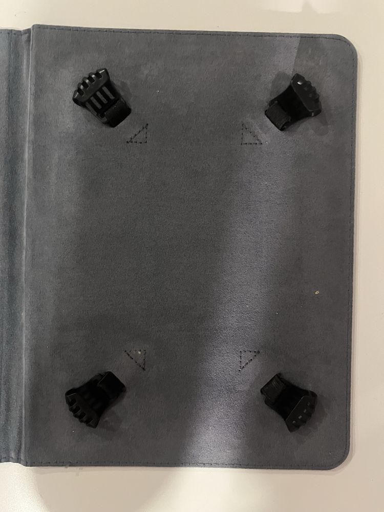 Etui na tablet uniwersalne
