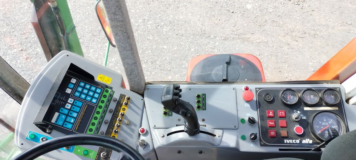 Opryskiwacz Somojezdny Sequip UTL 3000 24/21m 7 sekcji 

Opryskiwacz w