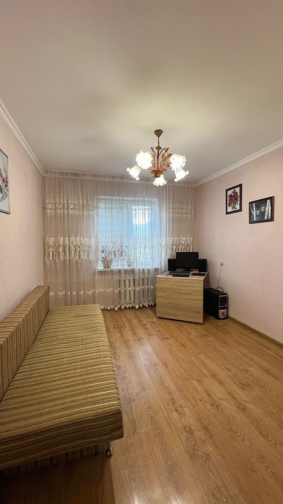 Продам 2-х кімнатну квартиру біля парку