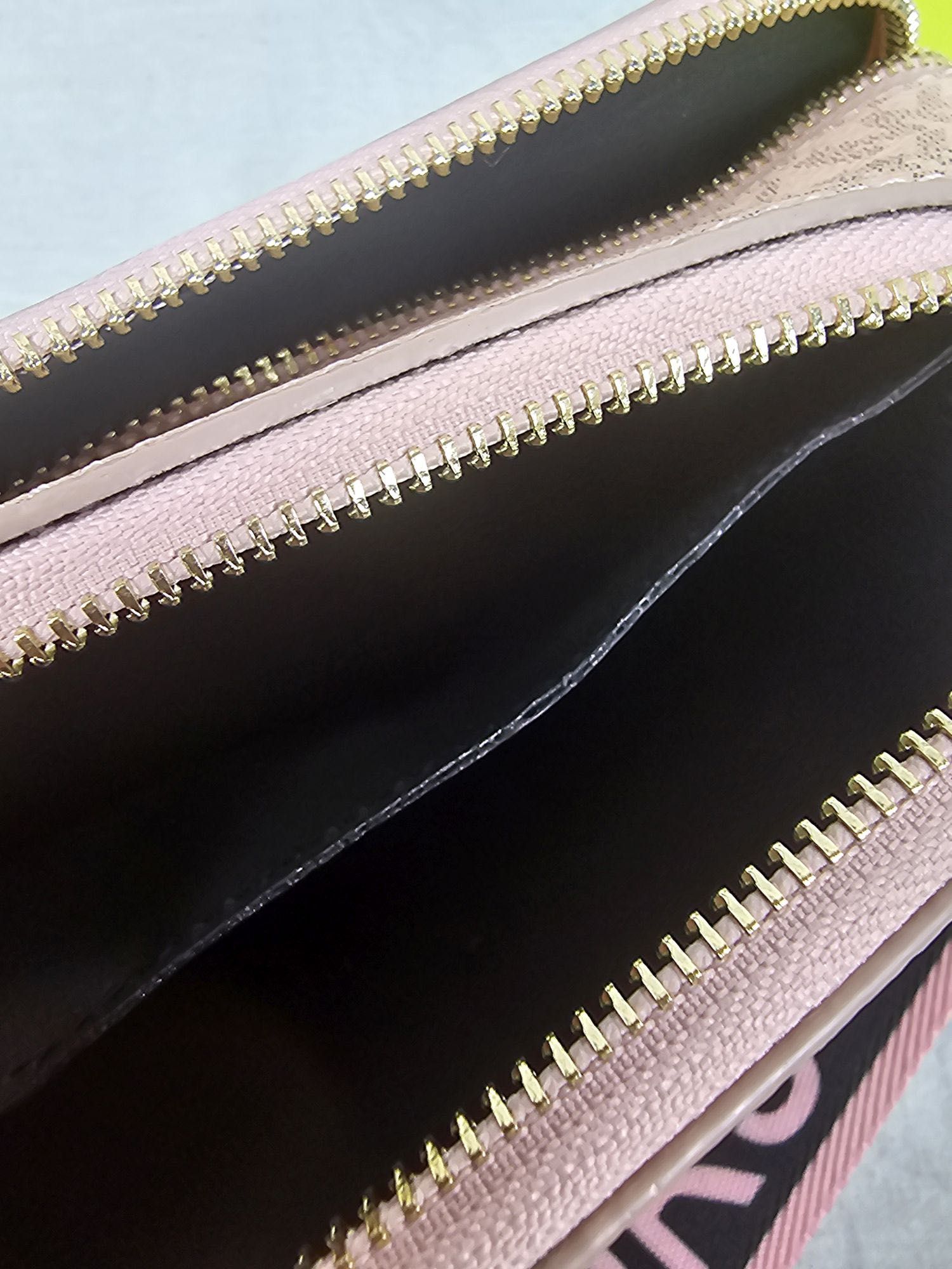 Torebka torba Michael Kors kuferek jasny pudr monogram damski
