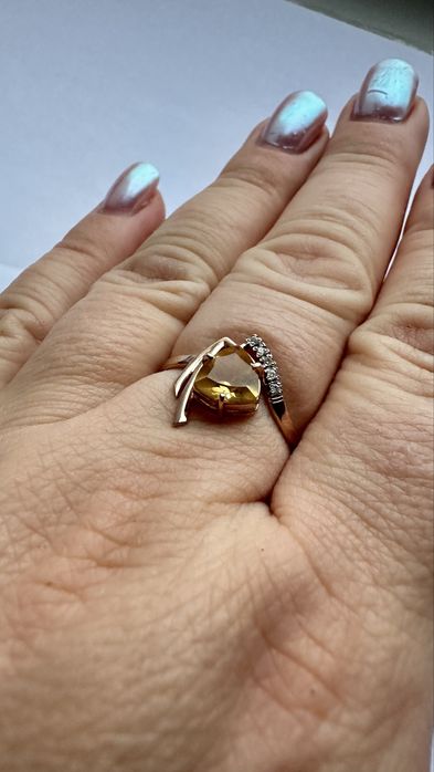 Кольцо золотое 585, р.19 вес 2,03 каблучка