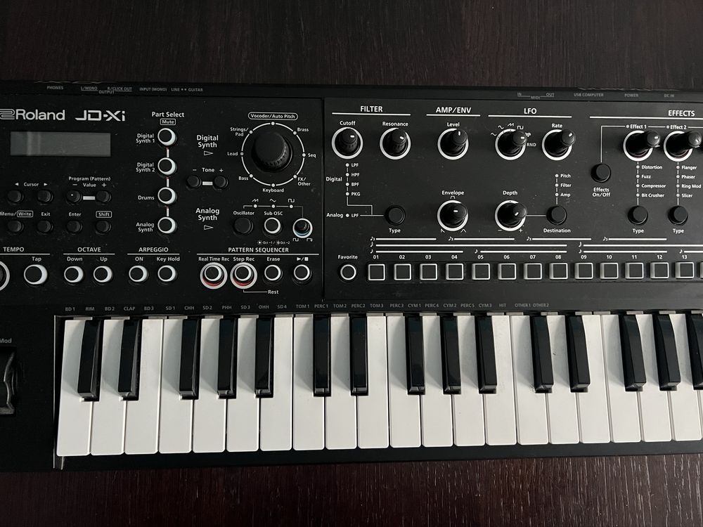 Syntezator Roland JD - Xi