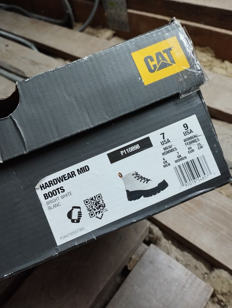 Caterpillar hardware mid boots