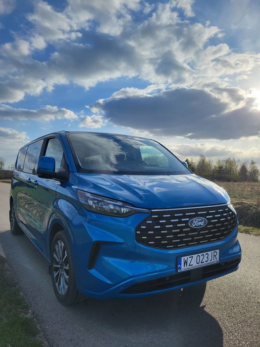Wynajmę 8-osobowego nowego busa Ford Tourneo Coustom - 4x4 hak automat