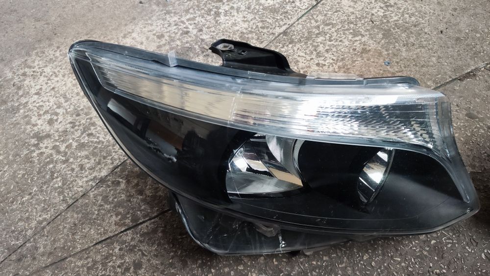 Фара Vito 447 Права Ліва