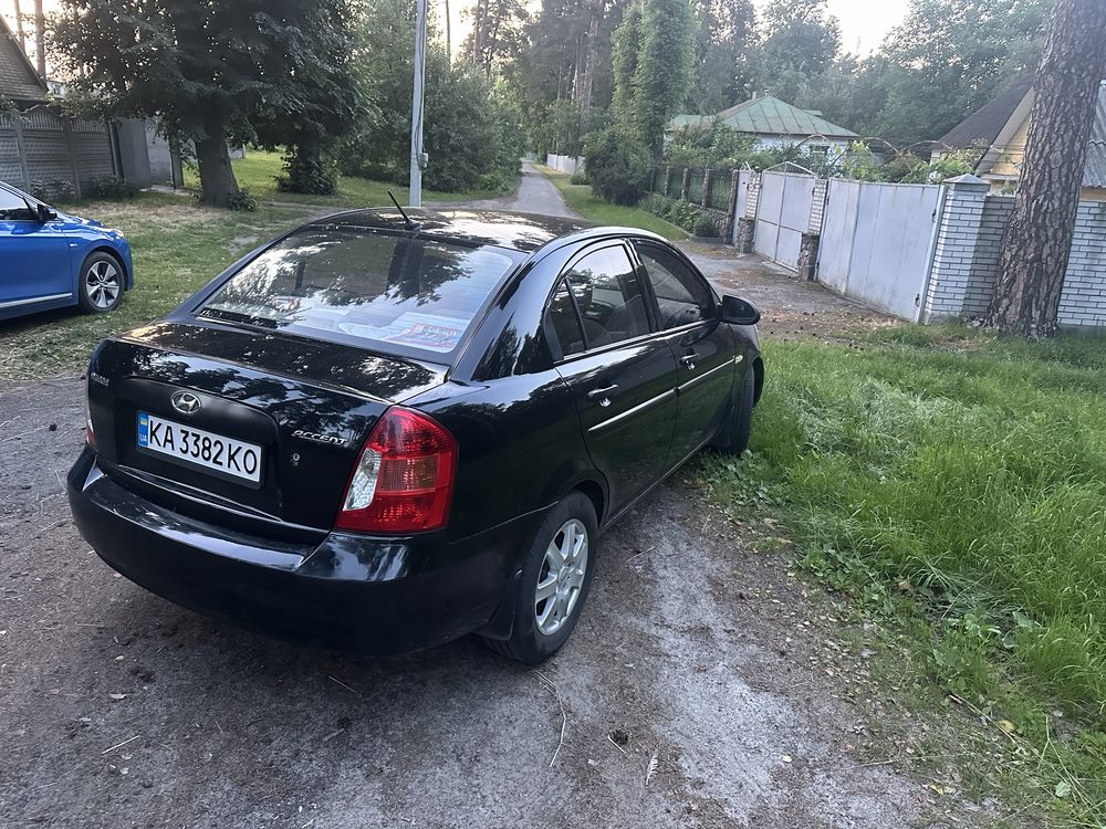 Продам hyundai accent 1.4 газ -бензін
