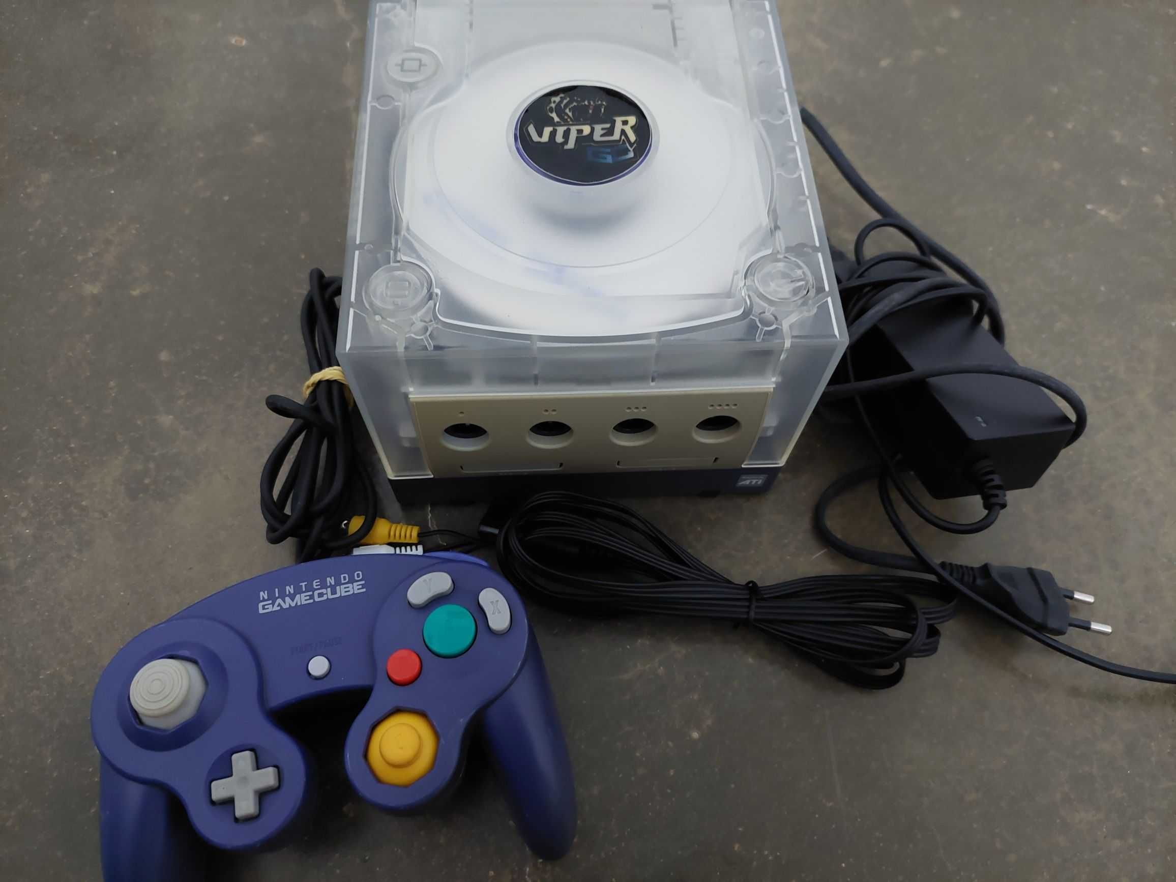 Consola Gamecube chipada c/acessórios + custom case Viper