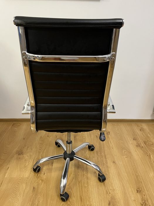 Fotel biurowy obrotowy