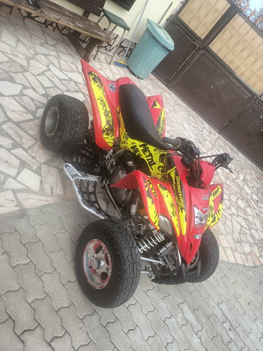 Vendo ao troco moto 4 400cc