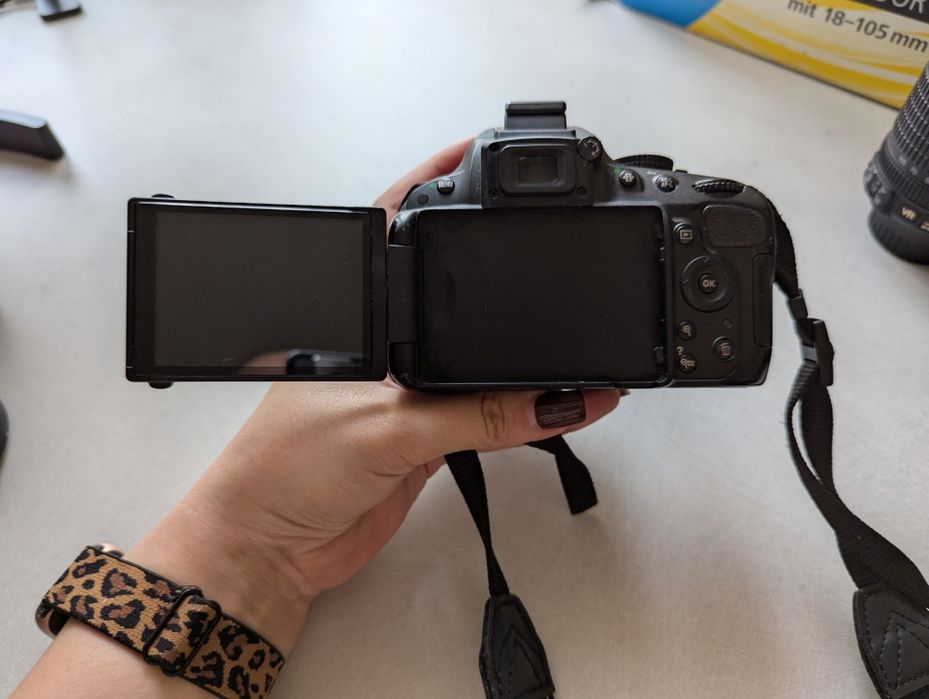 Nikon D5100 + nikkor 50mm 1.8, 35mm 1.8, 18–105mm + аксесуари