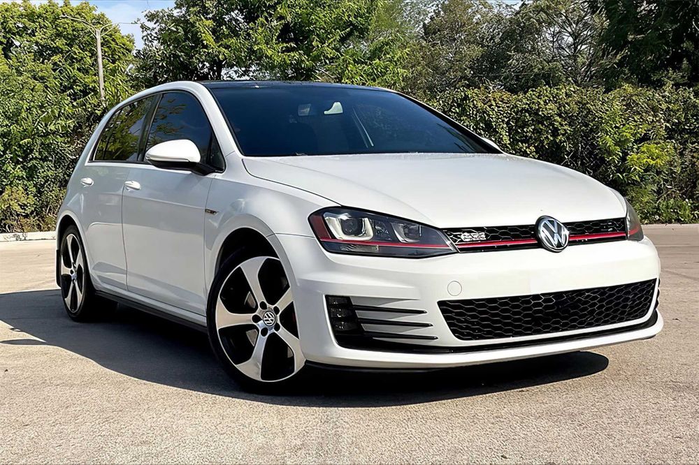 Volkswagen Golf      2017