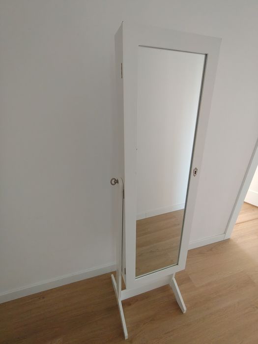 Gablotka, szafa na biżuterię