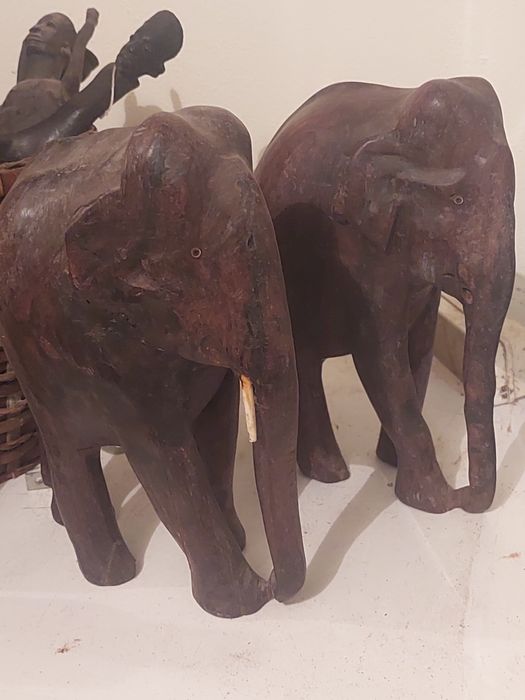 Estatuetas madeira Elefantes