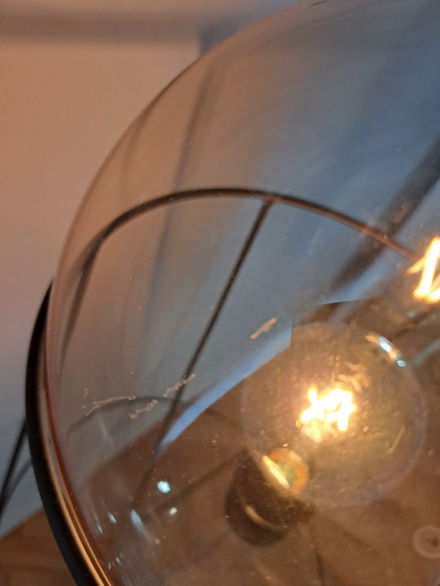 Lampa stojąca z kloszem