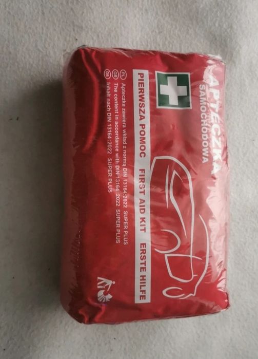 Nowa apteczka samochodowa pierwszej pomocy