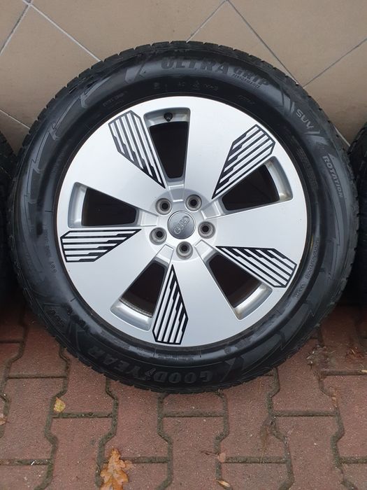 Oryginalne Felgi Koła 19" Audi Q7 E-Tron 5x112 Et34+255.55.19 Goodyear