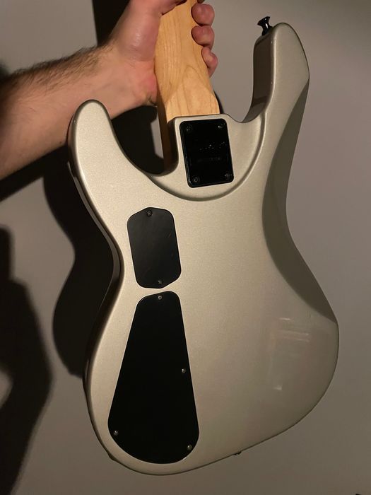 Jackson JS3V Concert bass