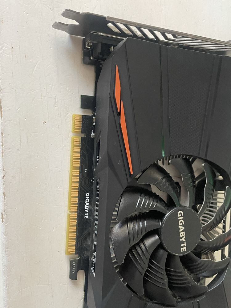 Placa grafica RTX 1050 Ti