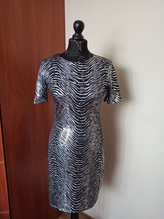 Sukienka z krótkim rękawem we wzór zebry