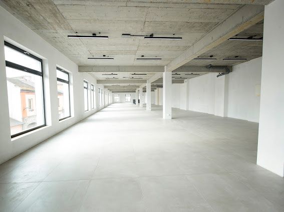 Lokal do wynajęcia 400 m2. I piętro. Jędrzejów Rynek.