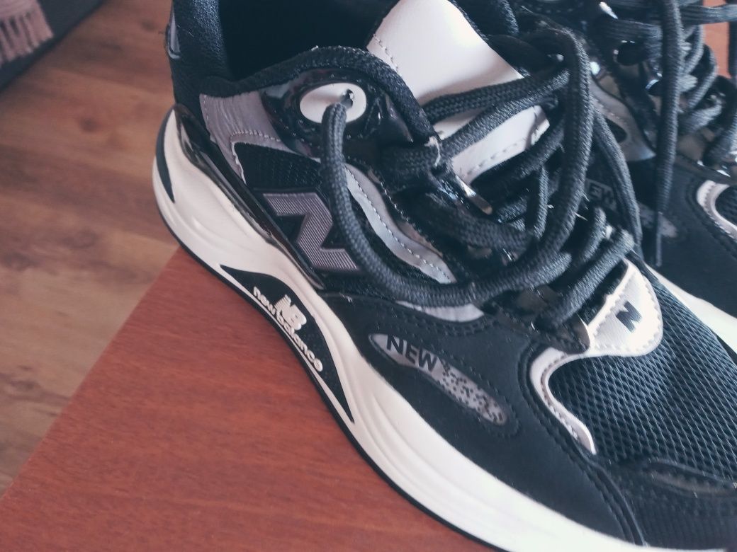Buty snikersy czarno biale nowe 36 wiazane