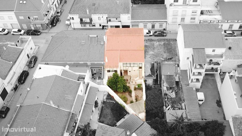 Moradia T3 em Bartolomeu de Messines c/ Loja para habitação ou investi
