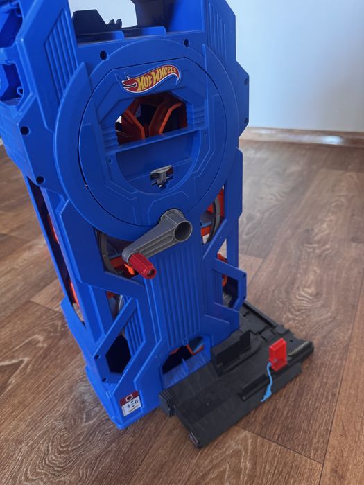 hotwheels траса гараж