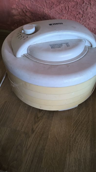 Сушарка овочів та фруктів Vertex VR7801