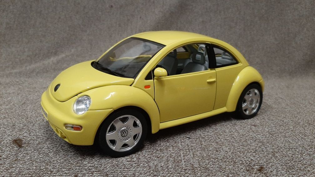 Miniatura VW Beetle 1998 - Burago - escala 1/18