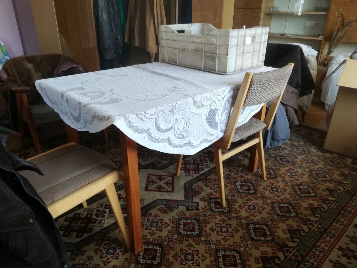 Meble i wyposażenie z całego domu z PRL