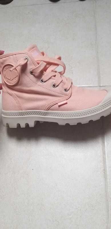 Vendo Botas Palladium Novas - T37