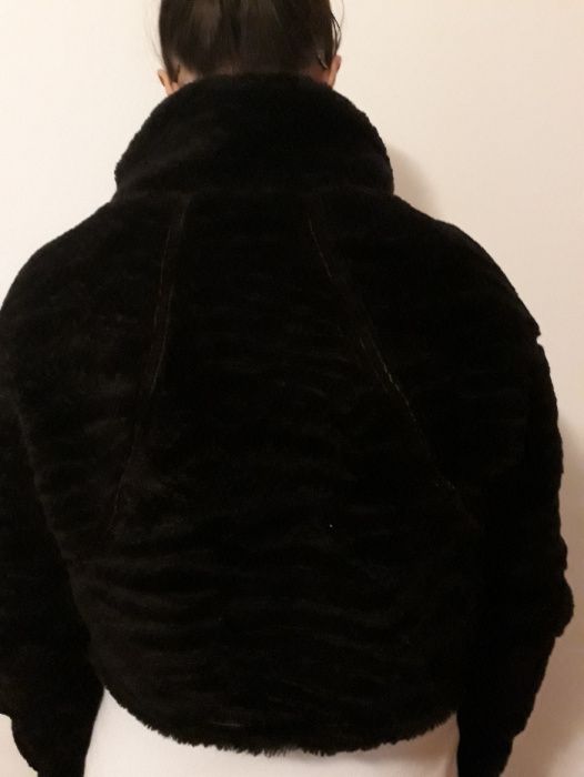 Casaco Curto de Pelo cor castanho